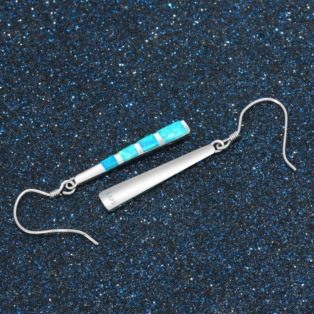 Set Anting Tusuk + Kalung Rantai Liontin Batu Opal Imitasi Gaya Eropa / Amerika Untuk Wanita