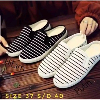 Image of Sepatu Slip-on Wanita terbaru motif bapau salur