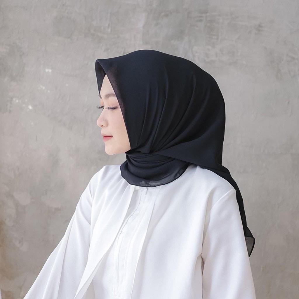 (BEST SELLER) BELLA SQUARE PUSATGROSIR_SOLO/segiempat polos polycotton/hijab jilbab simpel BELLA SQUARE HIJAB JILBAB KHIMAR KERUDUNG BERGO SEGIEMPAT