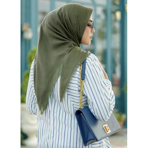 Buttonscarves Tapis Embossed Kale