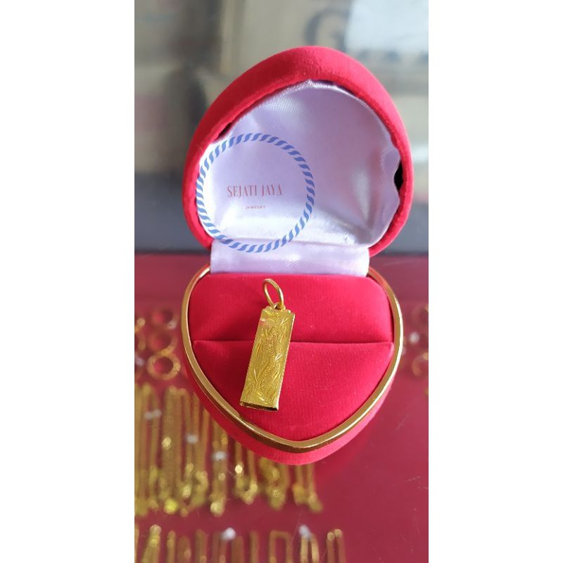 Liontin emas asli segi 4 ukiran daun 24 karat