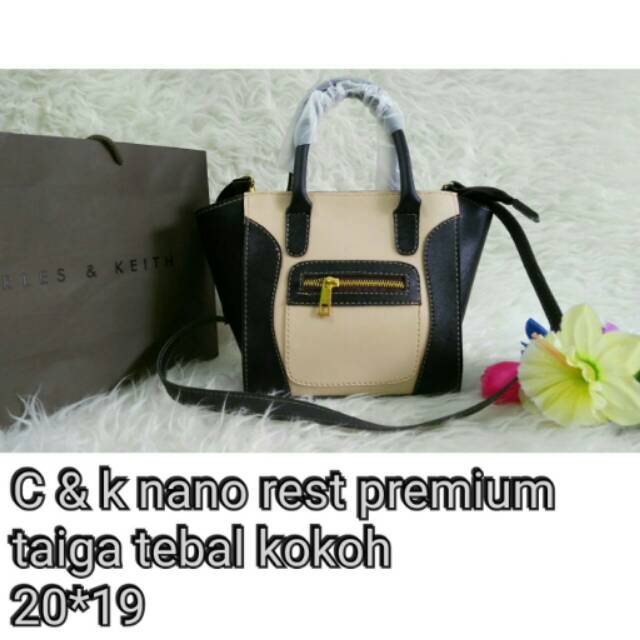 Tas Wanita Charles and Keith