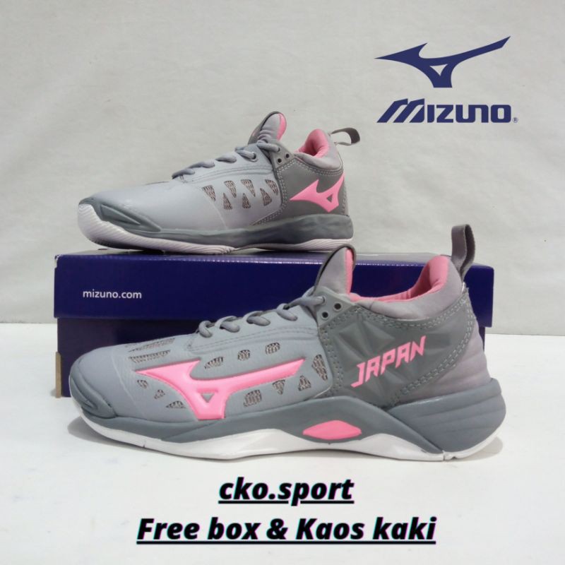 Jual Sepatu Voli Mizuno Wave Momentum Japan Sepatu Volly Pria Dan Wanita Sepatu Olahraga Free Kaos Kaki Shopee Indonesia