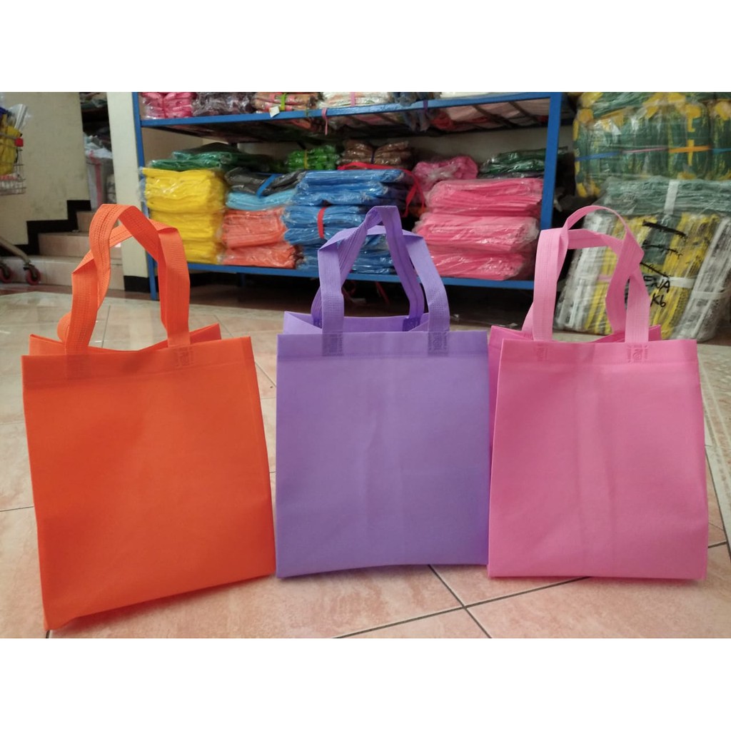 Tas Spunbond Polos Kotak 22x20x27 | Tas Hajatan Mewah | Tas Hajatan Kotak Nasi 22x20x27