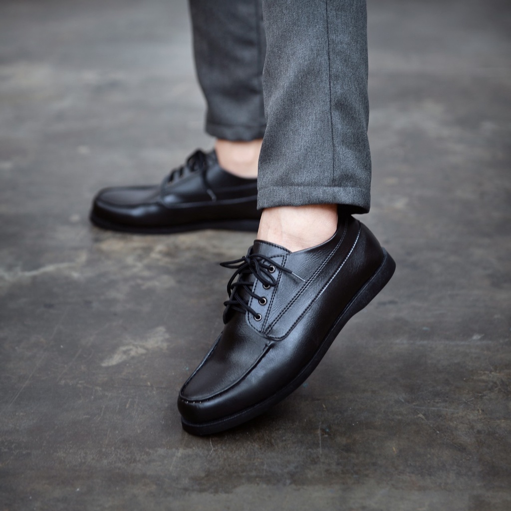 RIONZ X ARSEN - Sepatu Formal Pria Casual Kantoran Nikahan Kulit Syntetis Asli Original Sepatu Pantofel Pria Resmi Formal Hitam Coklat Gaya Trendy Kasual Kantor Kuliah Pesta Nikah Kondangan Gereja Kerja PNS Guru Kekinian Terlaris Terbaru Murah