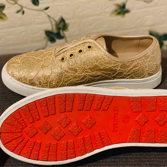Everbest sepatu