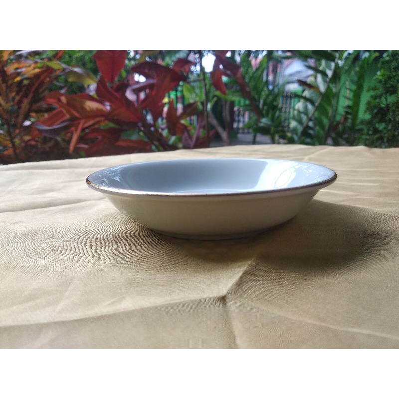 PIRING PUDING CAKE SNACK KECIL MERK SANGO WARNA PUTIH LIST GOLD