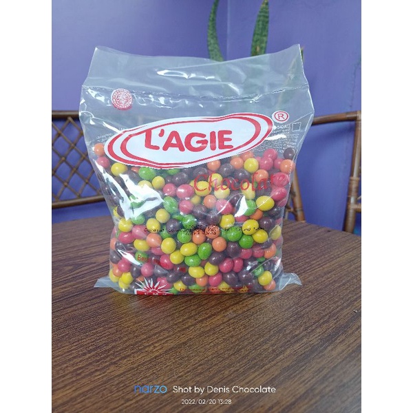 

Coklat Lagie Febby isi Kacang 1kg