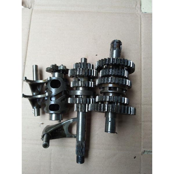 Rasio Set Gearbox Drumsihft pemindahan Gigi Honda New Magarpro Monoshock Karburator / ORIGINAL