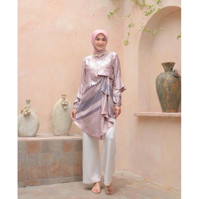 Kayangan Tunik - Blush L by VanillaHijab