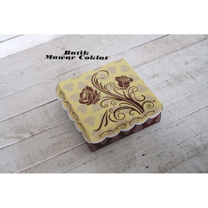 

MAWAR BATIK 20x20x7cm