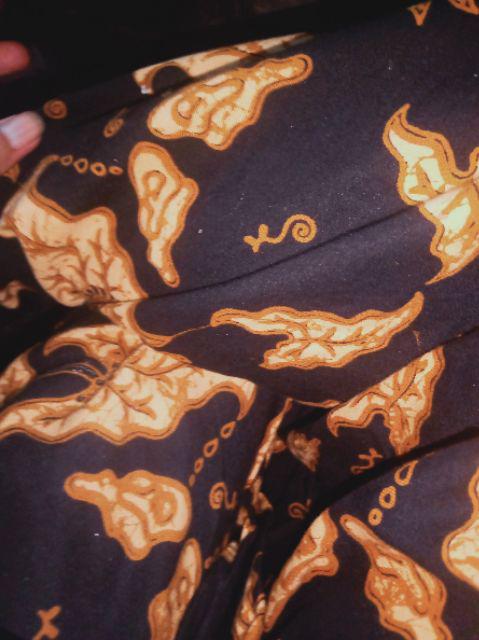 Batik Gunungan  (produk Solo Bukan Pekalongan)