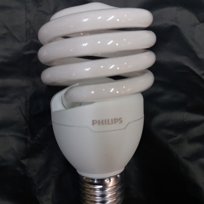 Philips Tornado 24Watt Putih / Kuning (sudah termasuk Bubble Wrap)