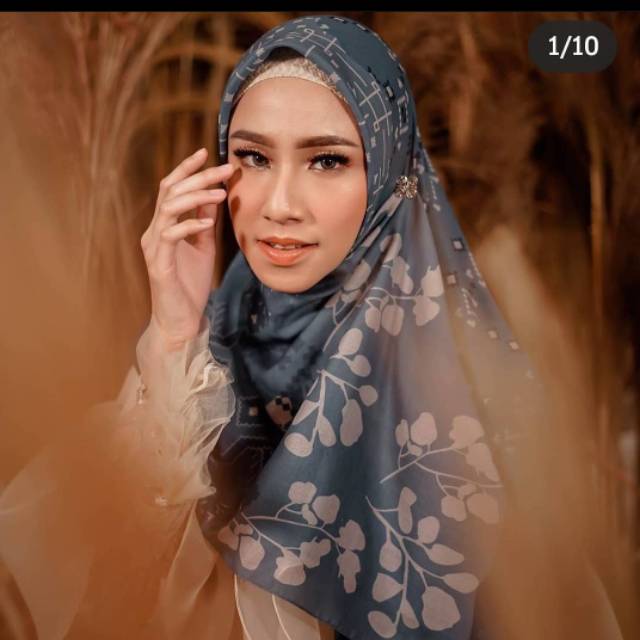 Semanggi 2 scarf by restu Anggraini