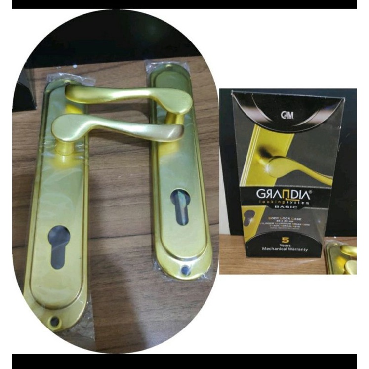 Handle/Gagang pintu Grandia