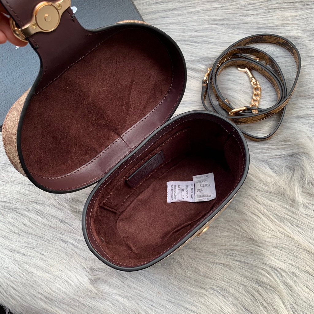 TAS WANITA CROSSBODY GEORGIE GEM CROSSBODY BAG IN BLOCKED SIGNATURE CANVAS 5504