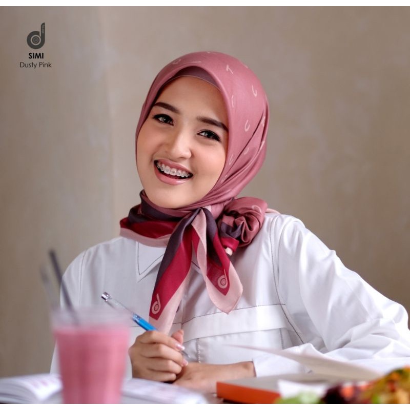 TERBARU KERUDUNG HIJAB SEGI EMPAT DEENAY SIMI DUSTY PINK ORI 100%