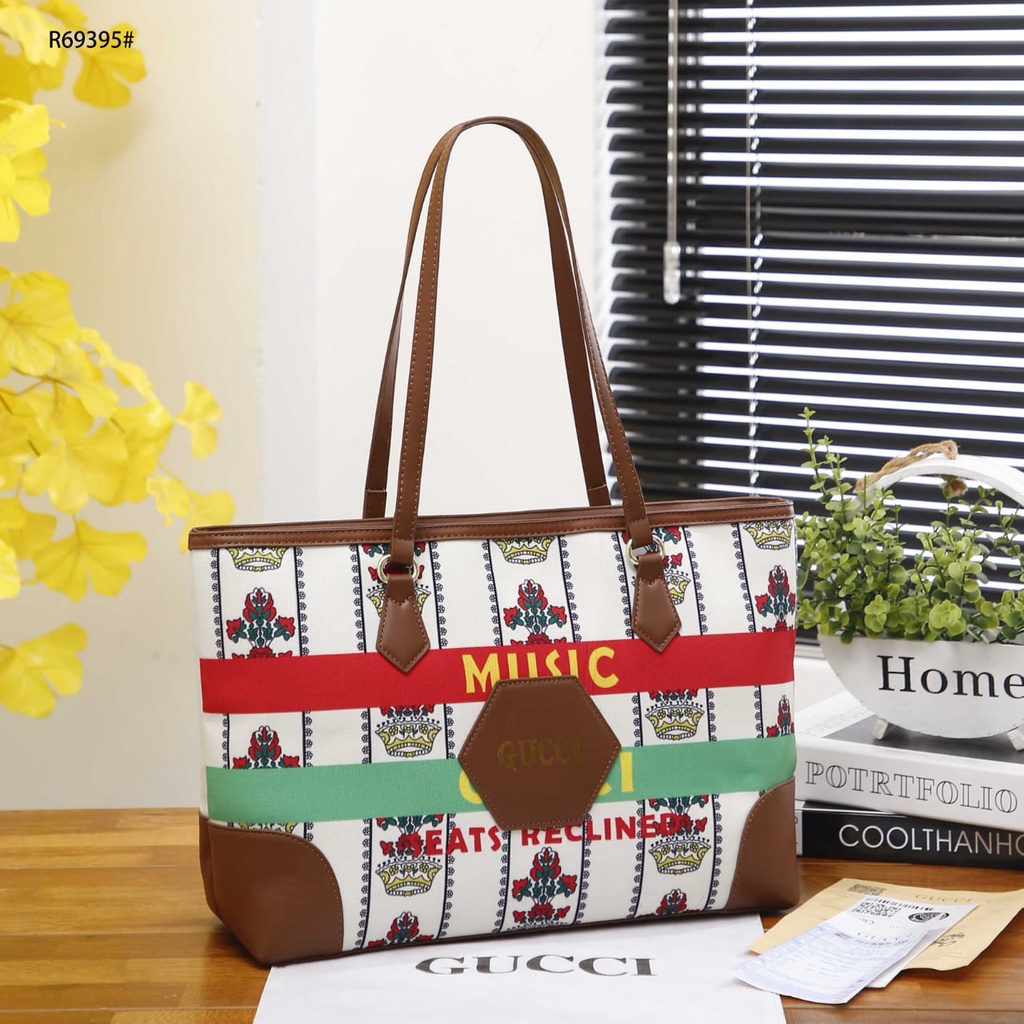 GC Gold Hardware Tote Bag R69395