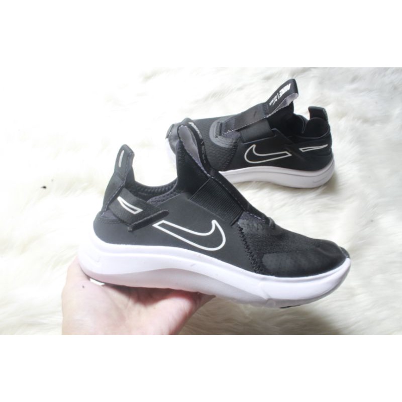 nike flex runner size 12
