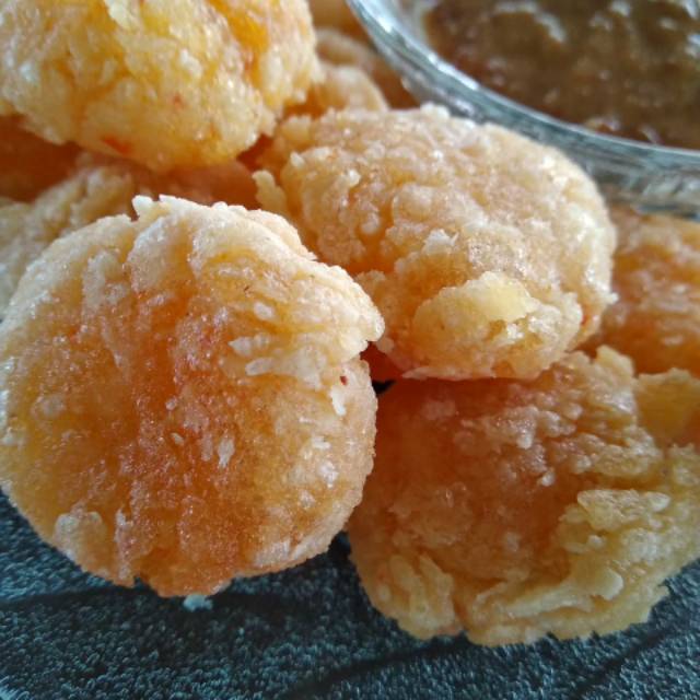 

Camilan "sewel" khas madura