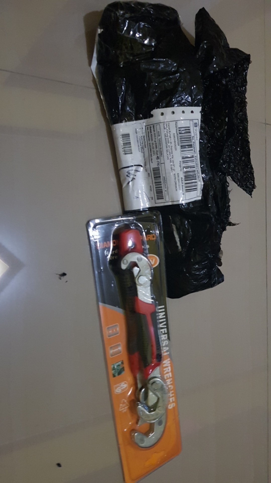 Kunci Pas Inggris Serbaguna Snap N Grip Universal Wrench