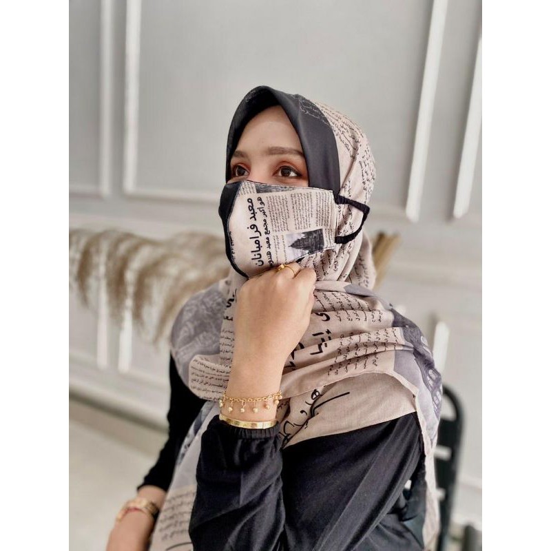 Li Scarf Arabic News Paper Black and Beight 2 in 1