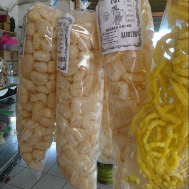 

Kerupuk kulit