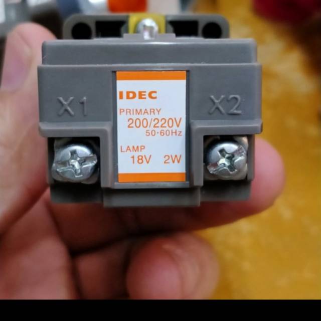 pilot lamp idec UPQN 220vac putih