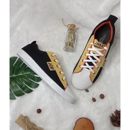 SEPATU JALAN-JALAN/ SEPATU JMIY/SEPATU SNAEKRES/SEPATU KEREN/SEPATU PRIA