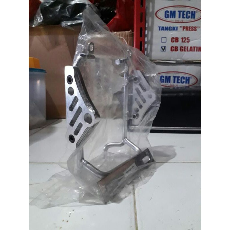 Braket Lampu Pesek Dudukan lampu Depan Motor CB Megapro Gl dll