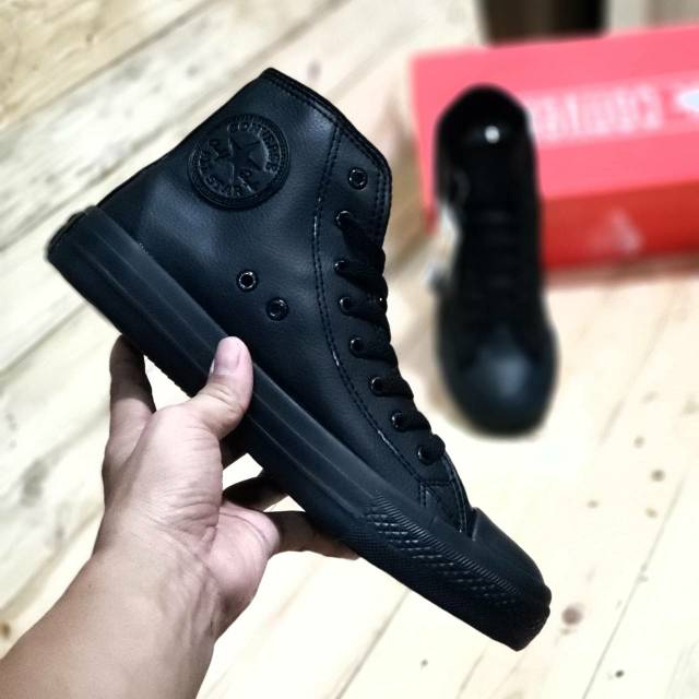 Sepatu Converse Kulit High Hitam Premium Grade Ori, Free Kaos Kaki, Unisex Size 37-43.