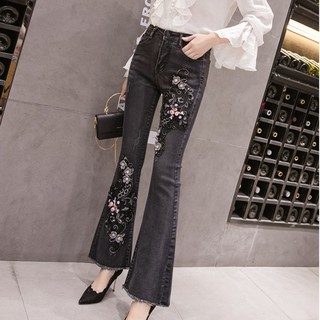  Celana  Panjang Jeans  Wanita  Model Sobek Bolong Motif  