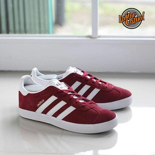 adidas gazelle maroon