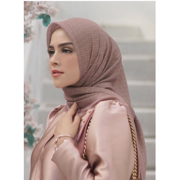Buttonscarves tapis lotus NWT