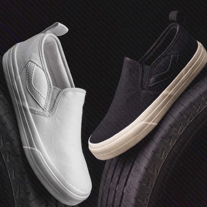 Sepatu Ventela Icon Slip on Black Natural Full White Original