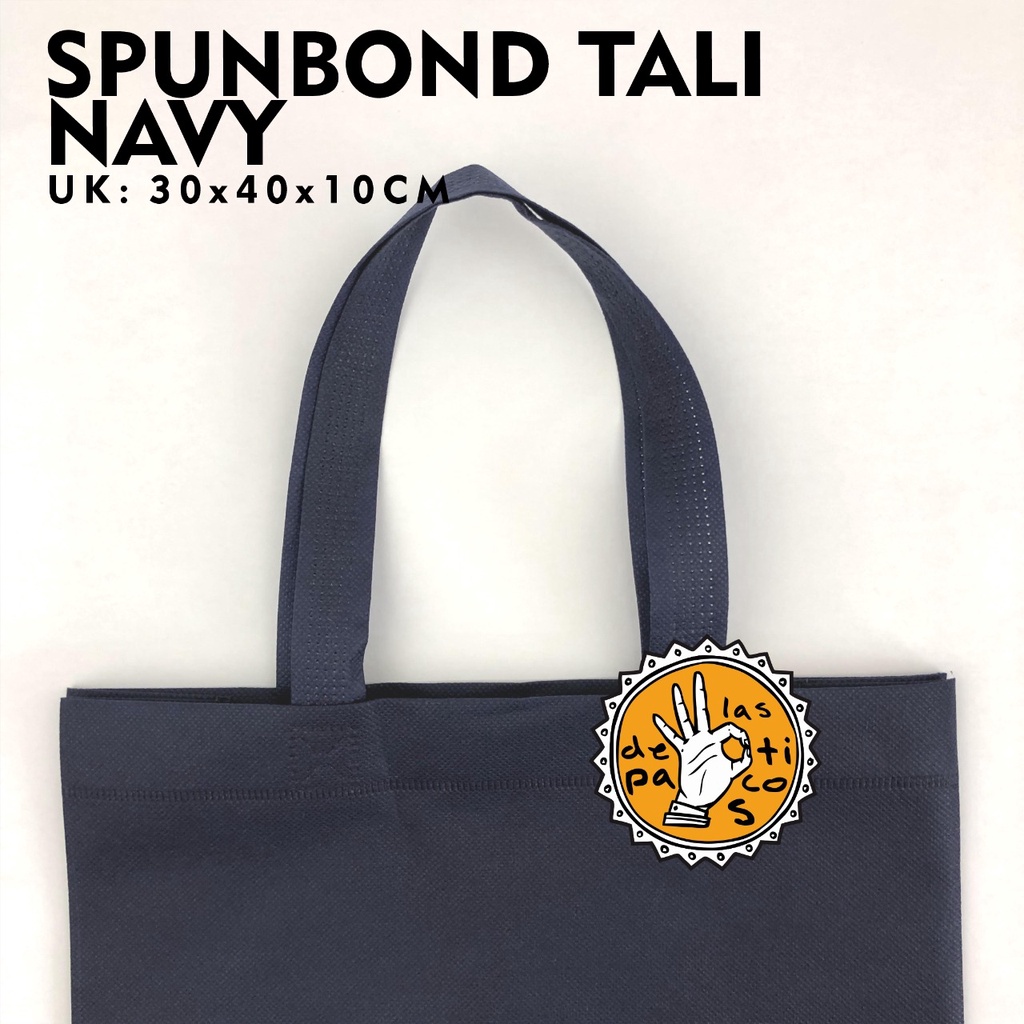 

GOODIE BAG TAS KAIN SPUNBOND MODEL HANDLE TALI UKURAN 30X40X10 POLOS (BISA ECERAN)