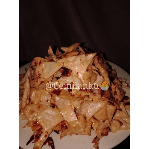 

SNACKSKUU11 - PANGSIT KERING DAUN JERUK