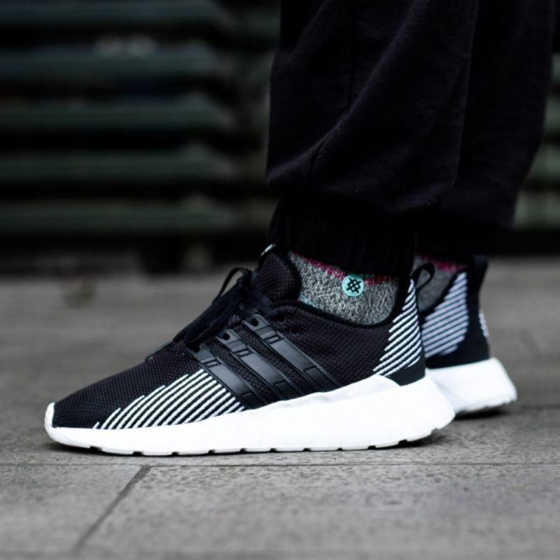 Adidas Questar Flow, Black White, original sneakers