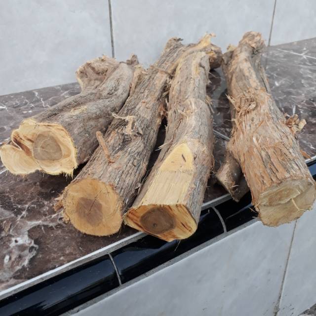 Bahan kayu kemuning emas