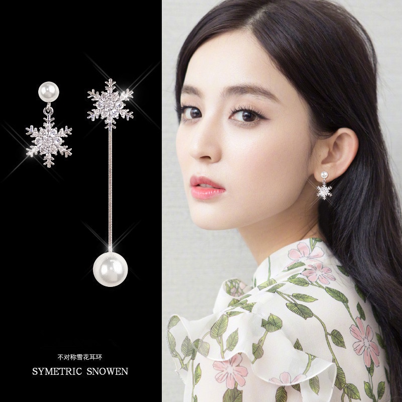 Korea fashion style kepingan salju asimetris anting-anting stud semua yang sesuai dengan panjang mut