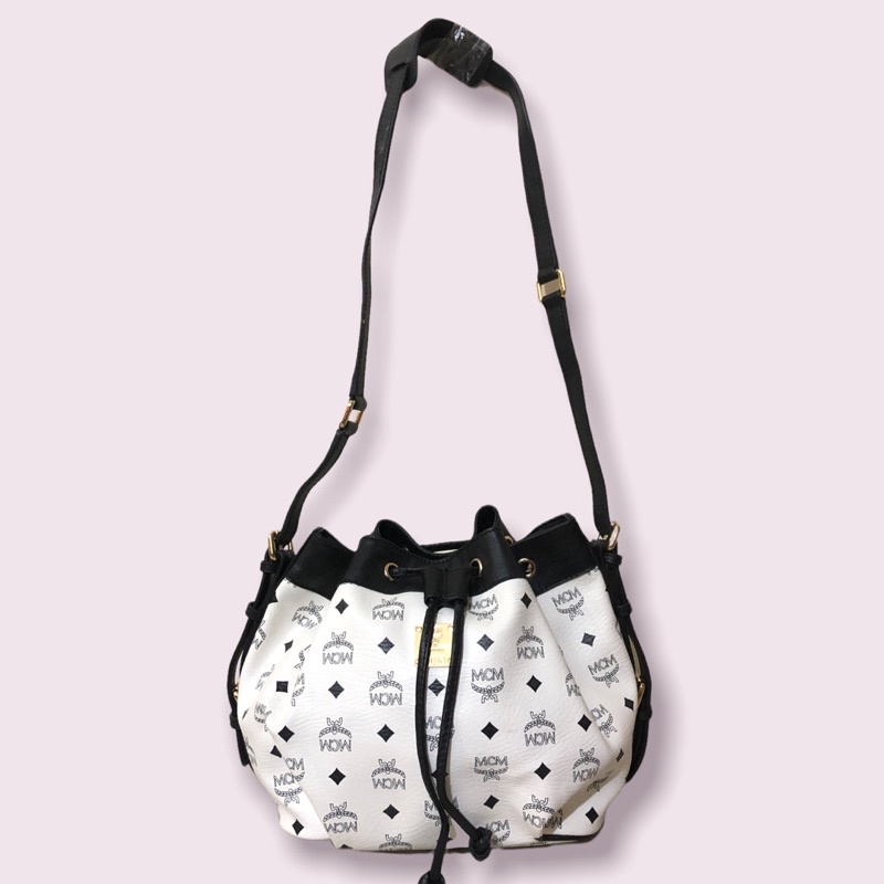 Preloved Sling Serut MCM Original