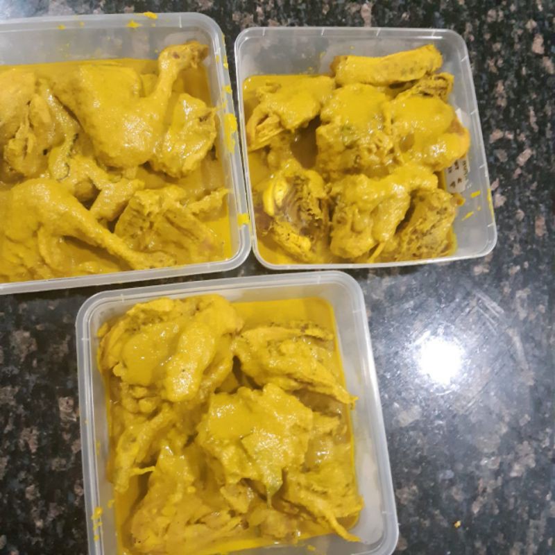 

Ayam goreng Kuning/ Ayam ungkep