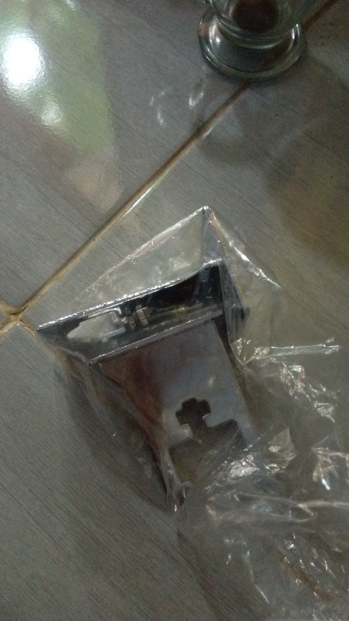 Bracket Pipa Kotak Tembok 7 Cm