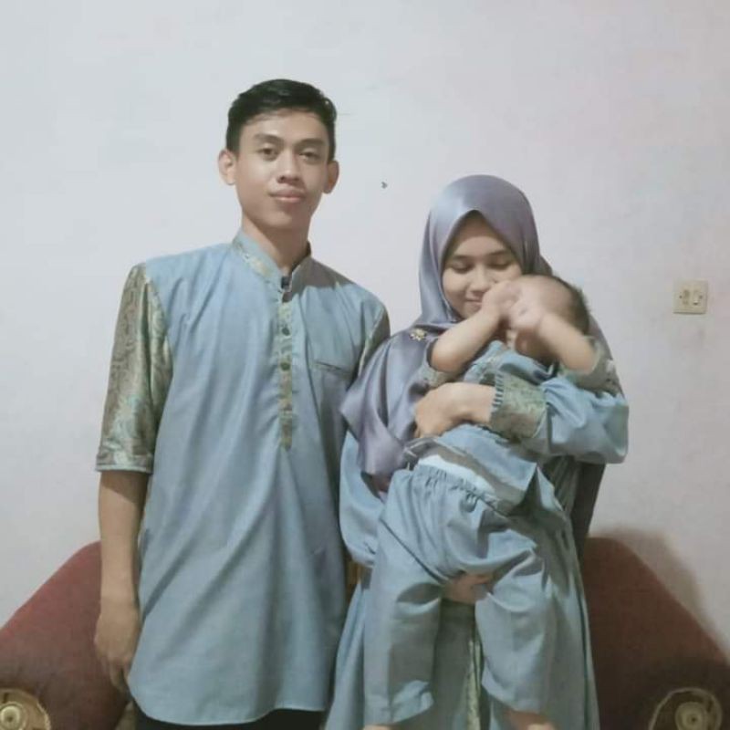 Baju kapelan batik kekinian keluarga