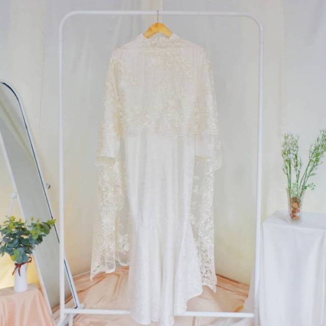 Gamis Maxmara dengan cape / outer brukat - Gamis pesta - Gamis Putih