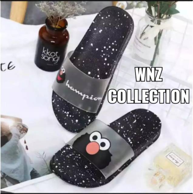 WnZcollection / Sandal Wanita Elmo Hitam / Sandal Elmo Karet / Sandal Flat Wanita / Sandal Bintik