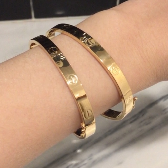 Gelang emas cartier kadar 375 diameter 5.8 cm berat 6.64 gr
