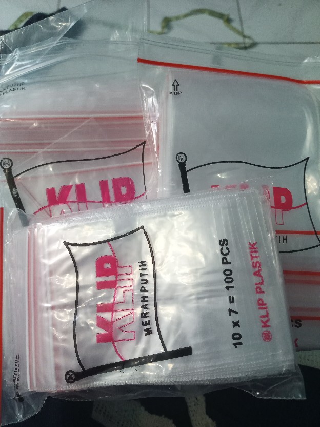 Plastik Klip/ Pe Klip Isi 100 Lembar/  Plastik Klip Berbagai Macam Ukuran Tersedia