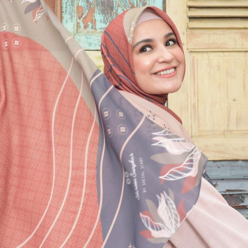 ➴ Shireen Sungkar SS 187 Membumi Scarf ❂