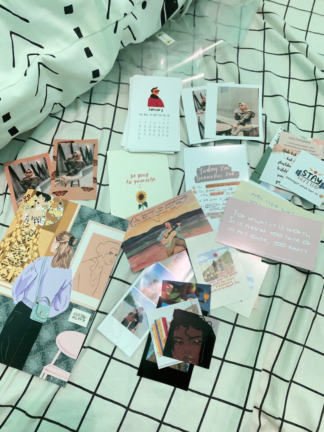 Poster Aesthetic Animation